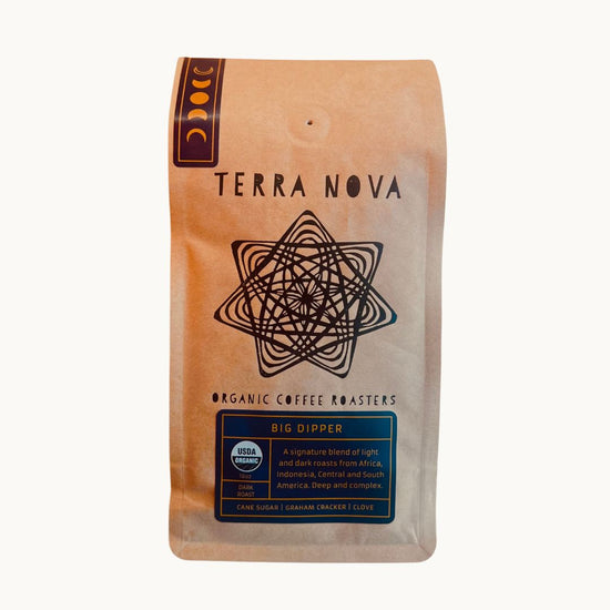 Pour a big cup of this dark roast blend and taste a full-bodied brew that’s full of flavor. We carefully select coffee beans from all over the world for brightness, body, and subtle, earthy smokiness. Two different roast levels are blended, giving Big Dipper complex notes including floral and citrus. Freshly roasted, hand-blended, and packaged to order, this is a must-try for any coffee lover.